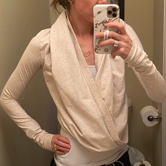EUC lululemon iconic wrap size 4 - Picture 3 of 8